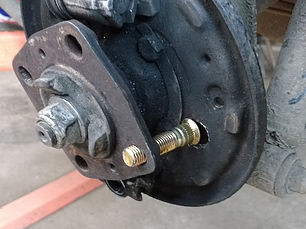 Fitting Stud to rear hub
